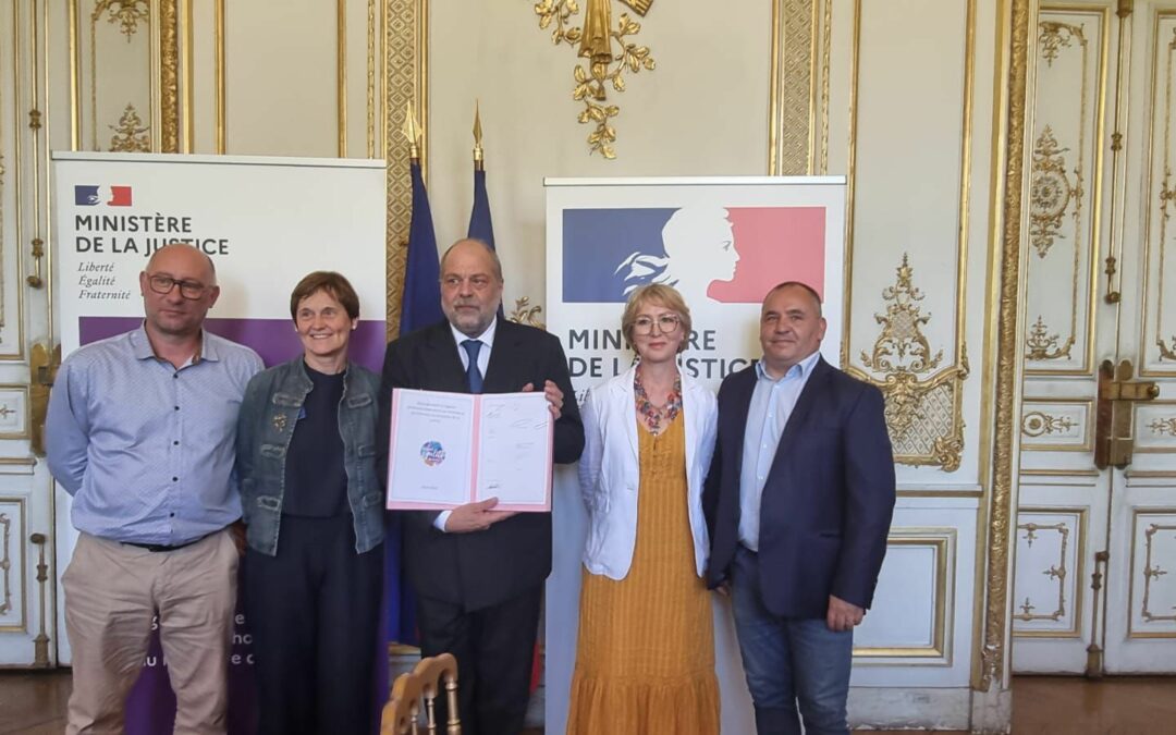 Signature de deux accords essentiels: égalité professionnelle et protection sociale